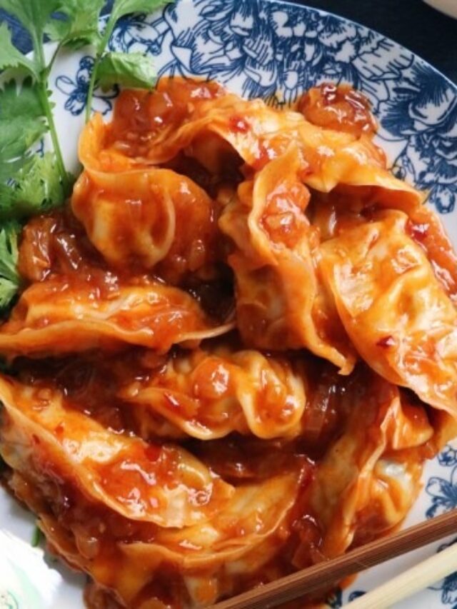 Almond and Chicken Momos 6